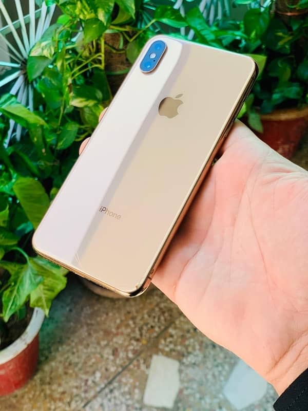 i m selling iphone xsmax pta approved 2