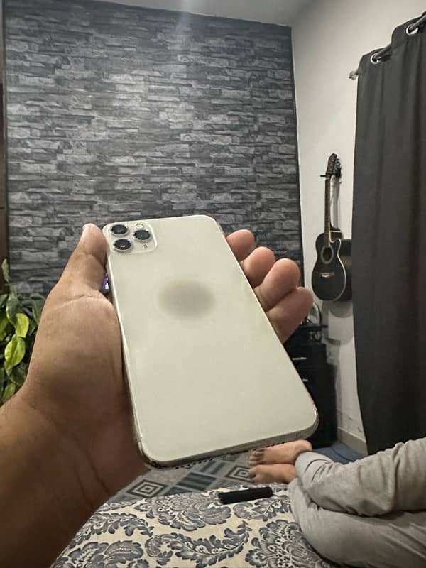 iphone 11 pro max pta with box 0