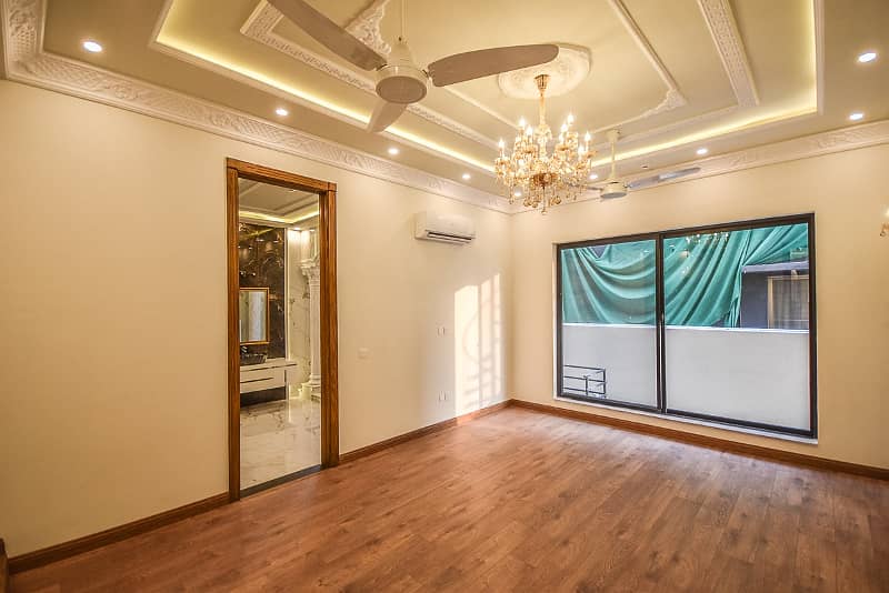 KANAL ROYAL FULL BASEMENT HOUSE FOR SALE TOP LOCATION 10