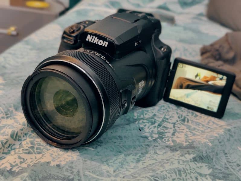 Nikon P1000 longest Zoom 125x Camera like new 0