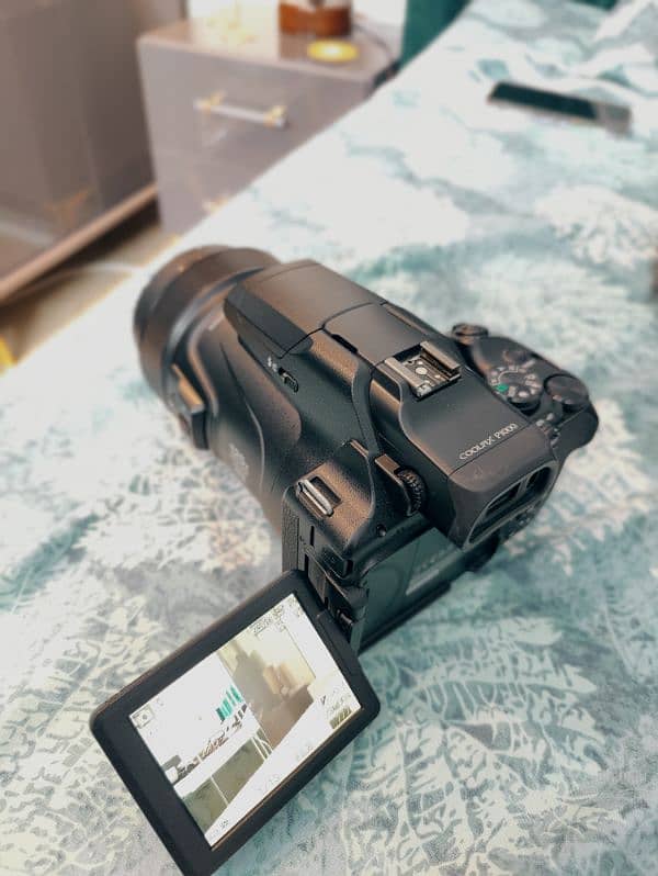 Nikon P1000 longest Zoom 125x Camera like new 2