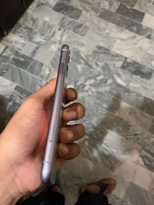 iphone 11 with box non pta 2