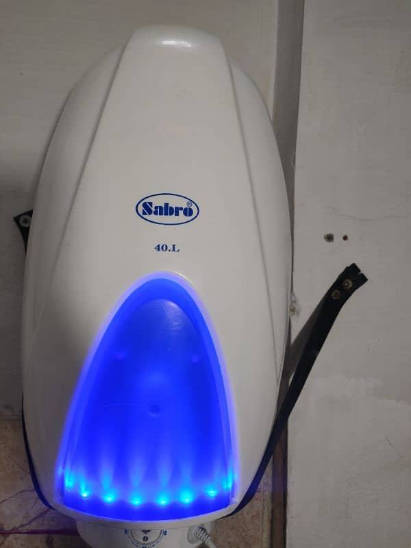 sabro Electric gyser 40 letri 1