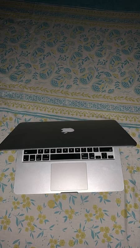 Macbook Pro 2015 Retina 13 inch 1