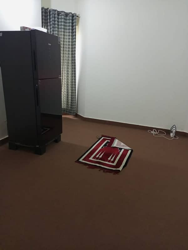 Room for rent in g-11 Islamabad 3