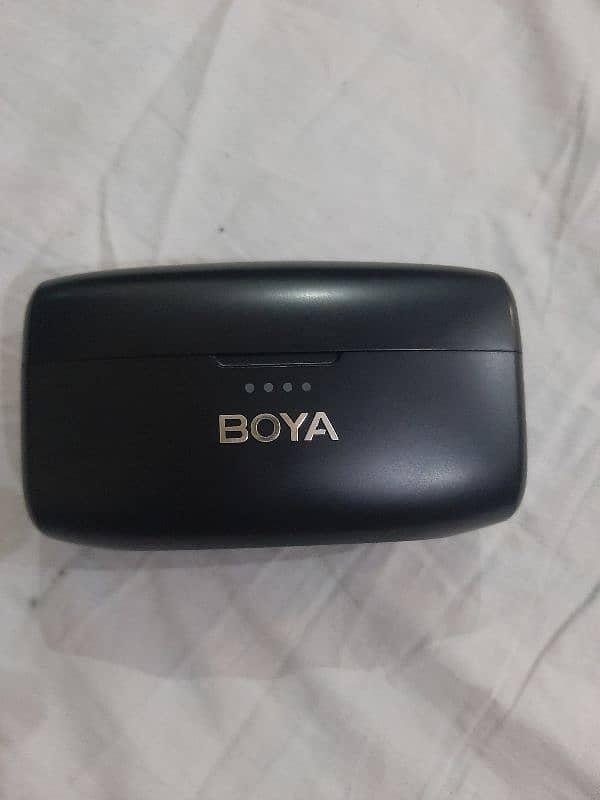 BOYAMIC All-in-One Wireless Mic with On-Board REC 1