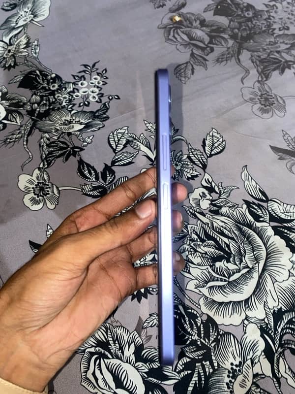 vivo Y17s 6+6 128 GB LIKE NEW BOX AND CHARGER 4