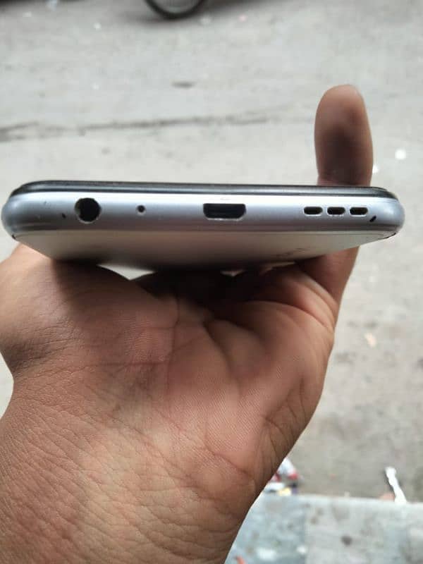 vivo y20 10/10 one hand used  pta  whatsapp0311 6798607 0