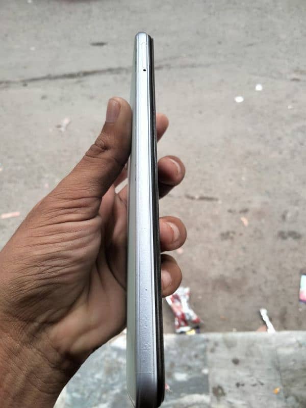 vivo y20 10/10 one hand used  pta  whatsapp0311 6798607 1