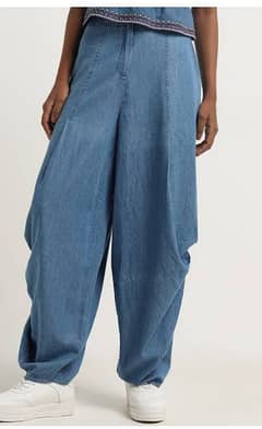 loose denim pants