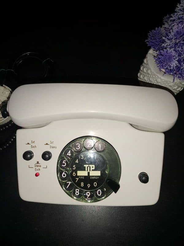 antique telephone set 3