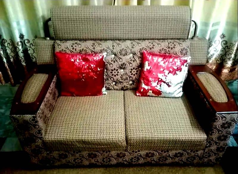 6 Seater Sofa set (Urgently Sale) 1