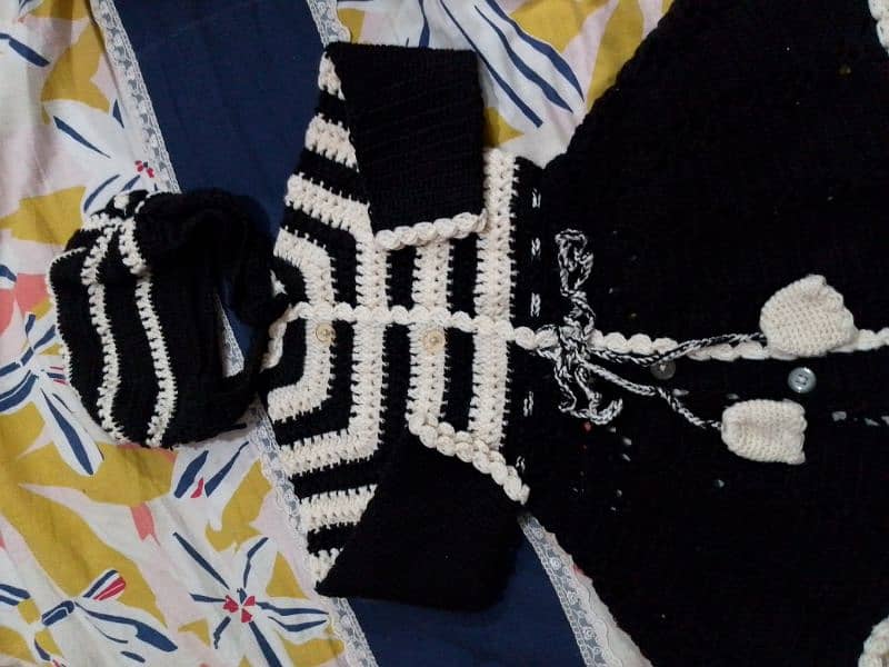 Baby wool dresses very Beautiful in new condition 2