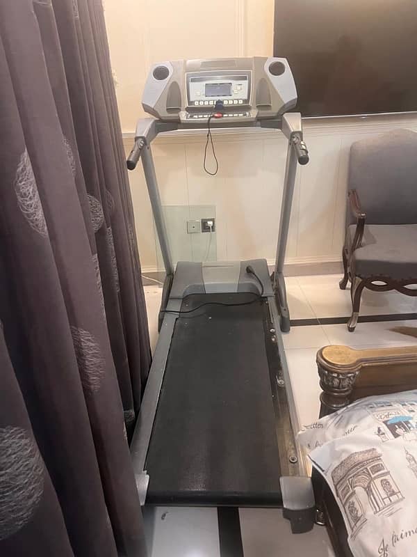 Slim Line Treadmill in perfect condition 3