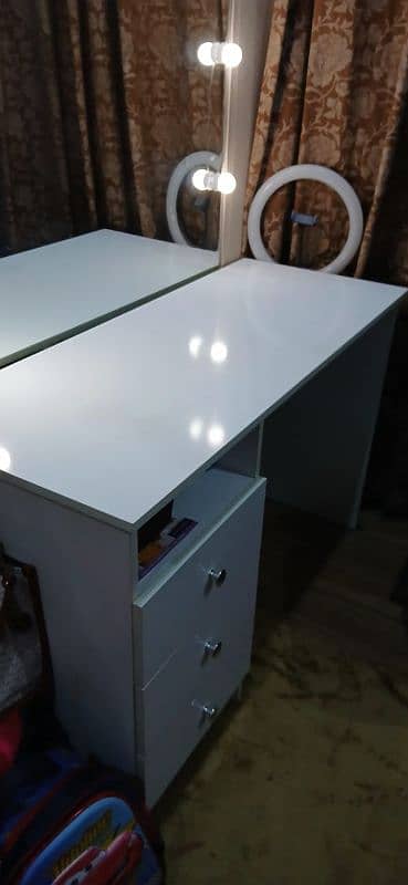 Executive tabel/Makeup table/study tabel 3