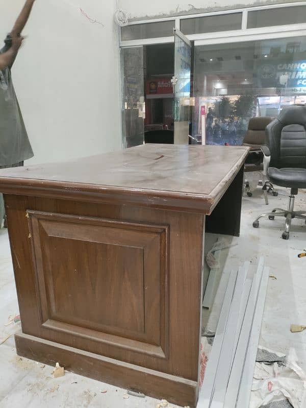 office big size table for sale 3