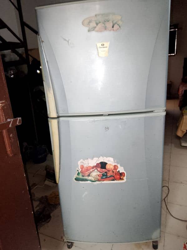 dabal dor fridge ha 10/8 condition ha Chalo halat ma ha 11