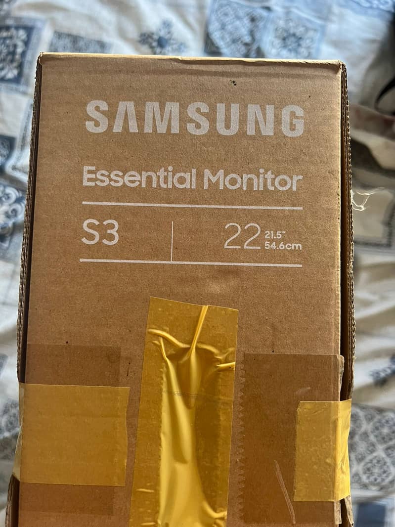 Samsung S3 Essential Monitor 22" 75 Hz - Brand New 4