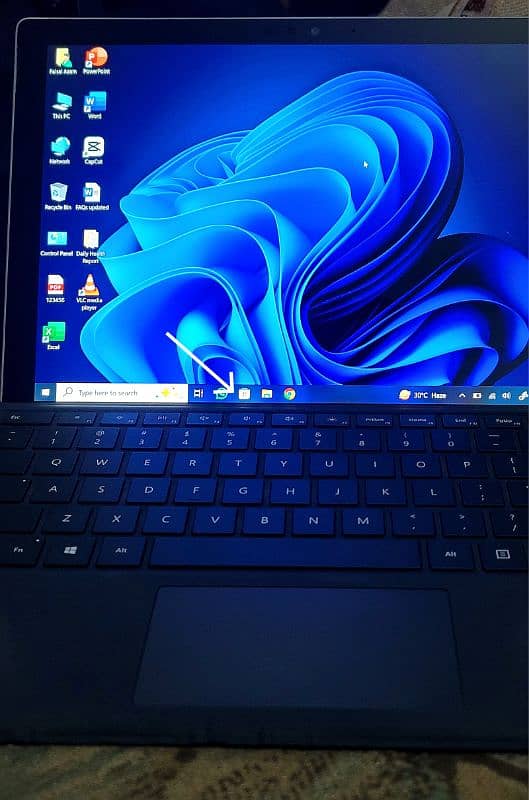 Microsoft Surface Pro 5 (Core i5 7th Gen) 9