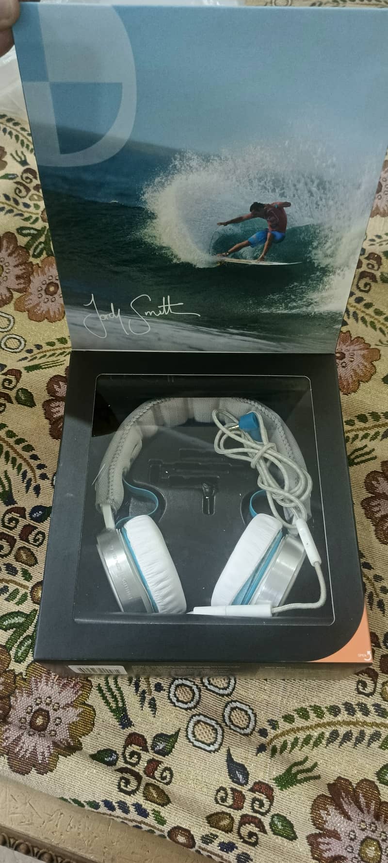 O, NEILL Philips headphones 9