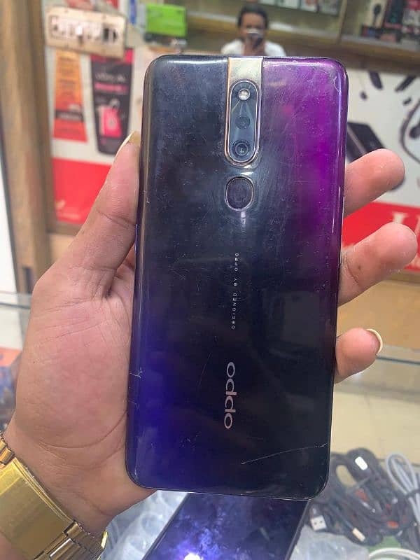 oppo f11 pro 6.128 all OK phone koi fault ni ha 10by8 condition ha 3