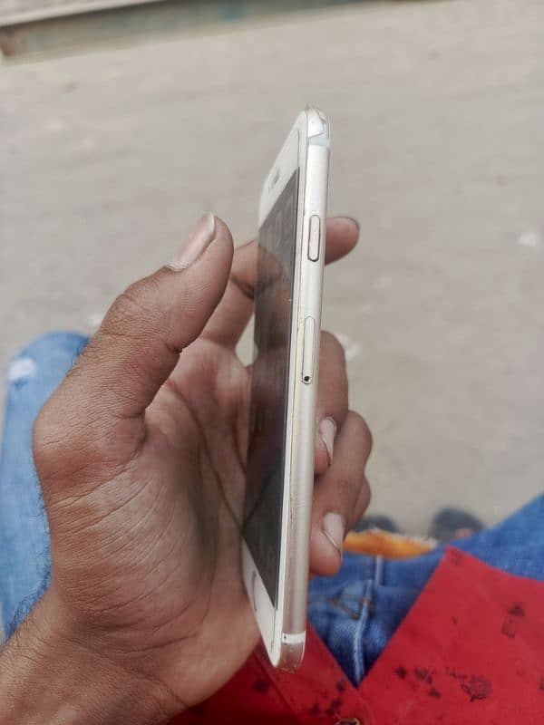 iphone 6 64GB non PTA 1