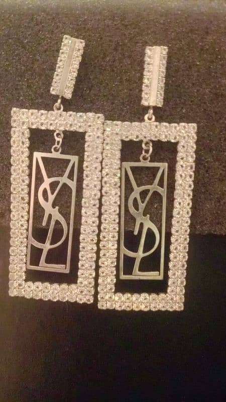 "Elegant Crystal Frame Dangle Earrings with Stylish Monogram Design" 0