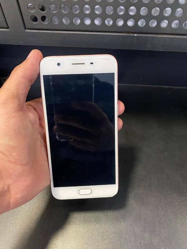 Oppo A57 0