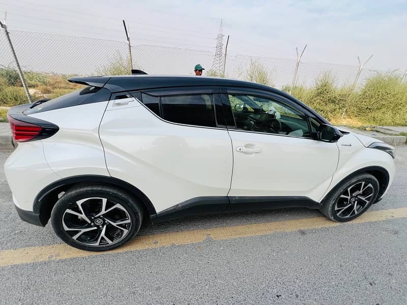 Toyota C-HR 2020 1