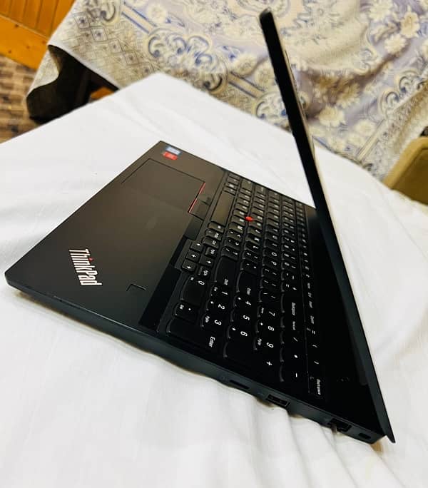 Lenovo Thinkpad E590 1