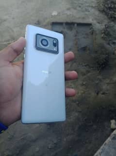 AQUOS R6