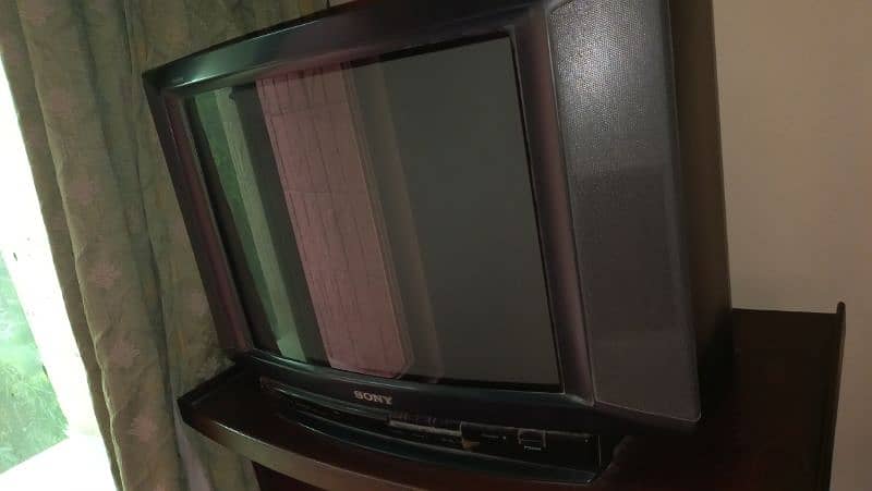 Sony Trinitron TV good Condition 4