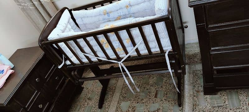 baby cot 1