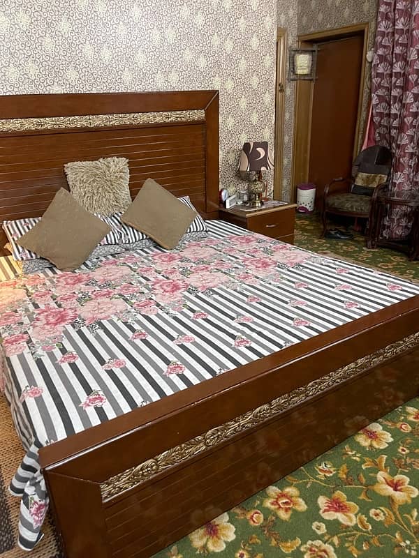 king size bed with dressing table 3