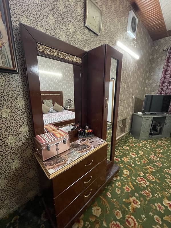 king size bed with dressing table 6