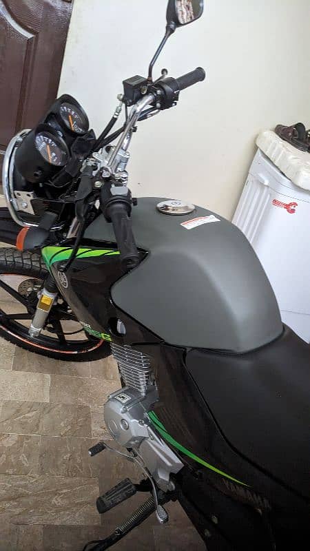 Yamaha YBR 125G 2024 4