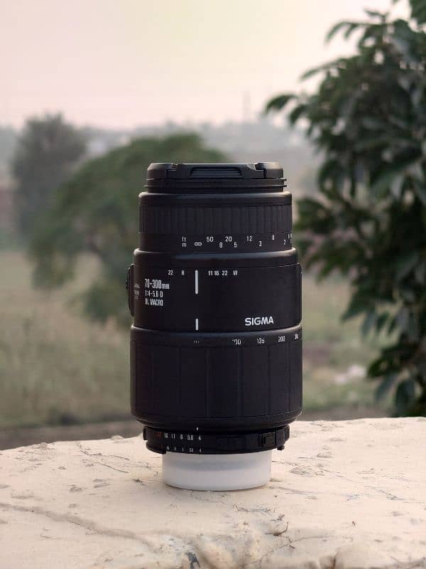 sigma 70-300 mm lens for Nikon mount 0