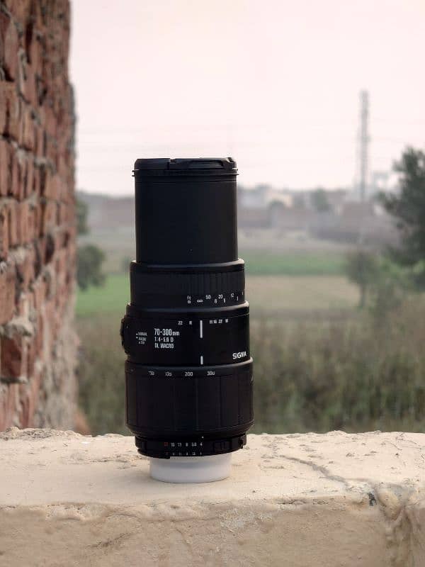 sigma 70-300 mm lens for Nikon mount 1