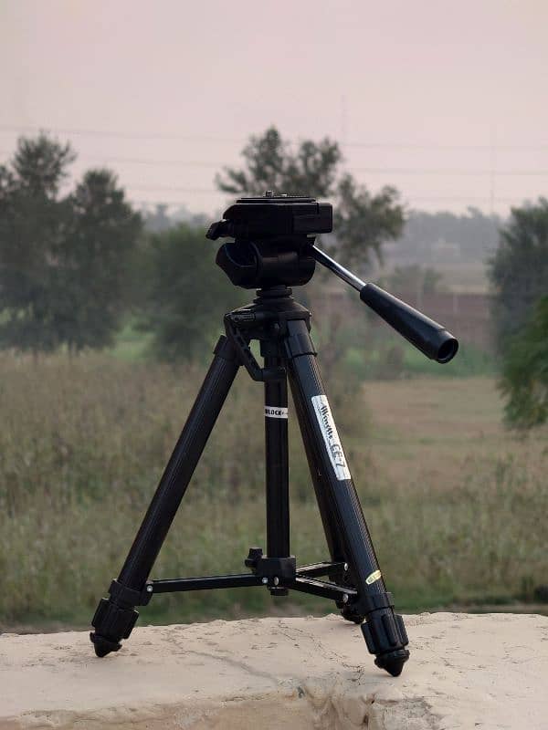 aluminum tripod high quality. 0