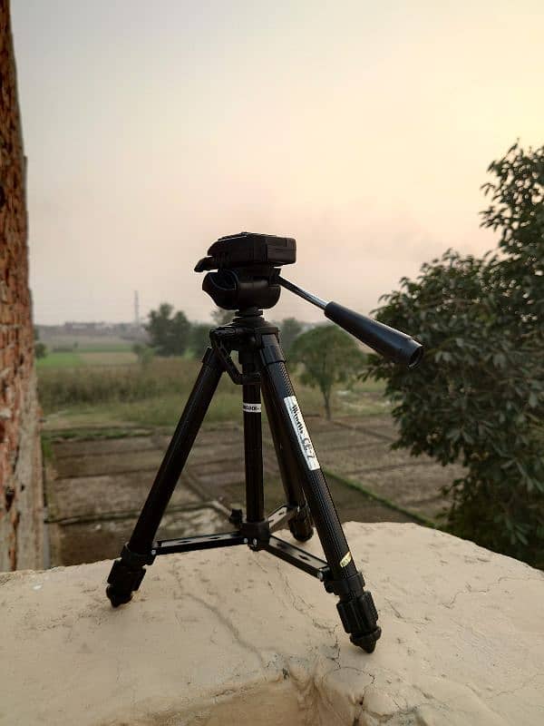 aluminum tripod high quality. 1