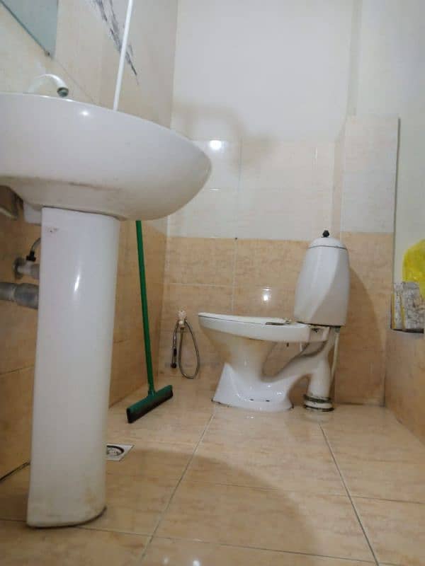 1 Bed Flat For Rent in Bahria Town Lahore 7