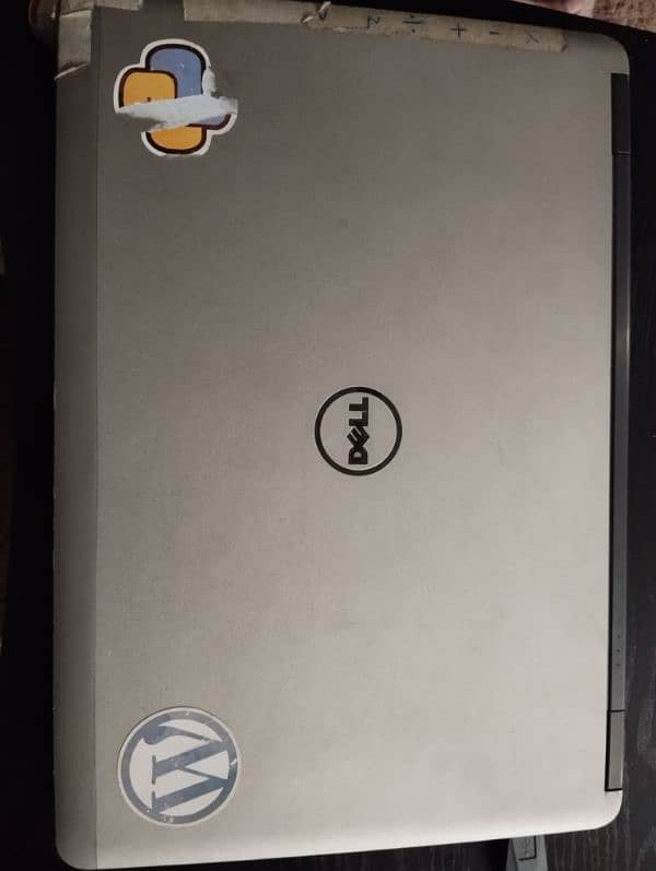 Dell latitude E7440 0