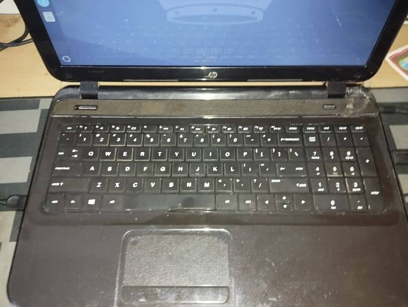 HP PAVILLION 15, i5-3317U (keyboard & mouse included) 1