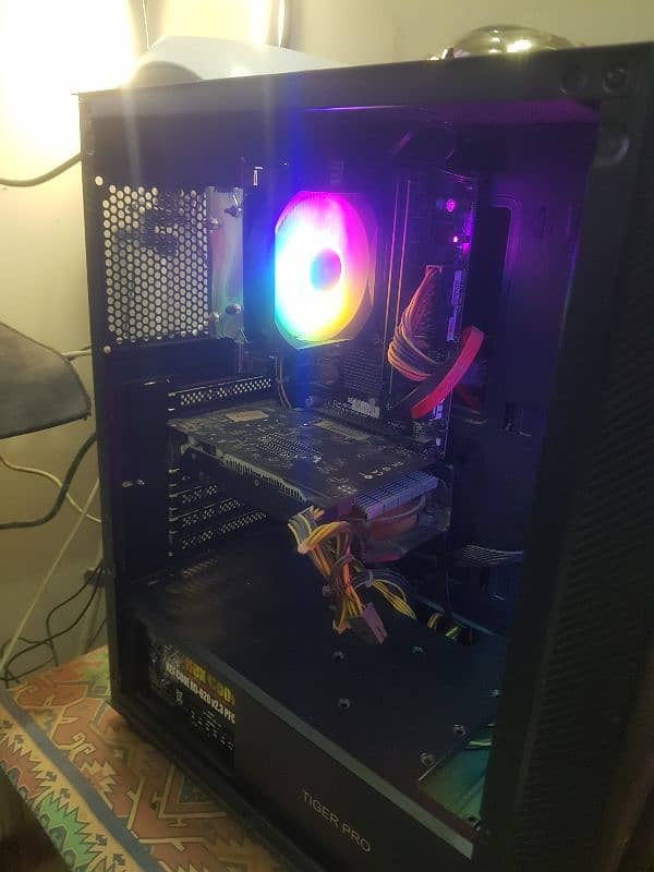 GAMING & RENDERING PC FOR SALE NEED CASH FOR SPECS READ AD FIRST 1