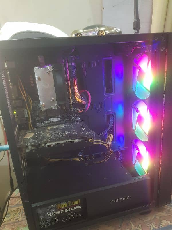 GAMING & RENDERING PC FOR SALE NEED CASH FOR SPECS READ AD FIRST 3