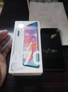 Samsung Galaxy A70 6/128 with box only