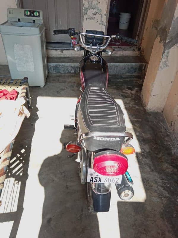 Honda 125 like as new 4