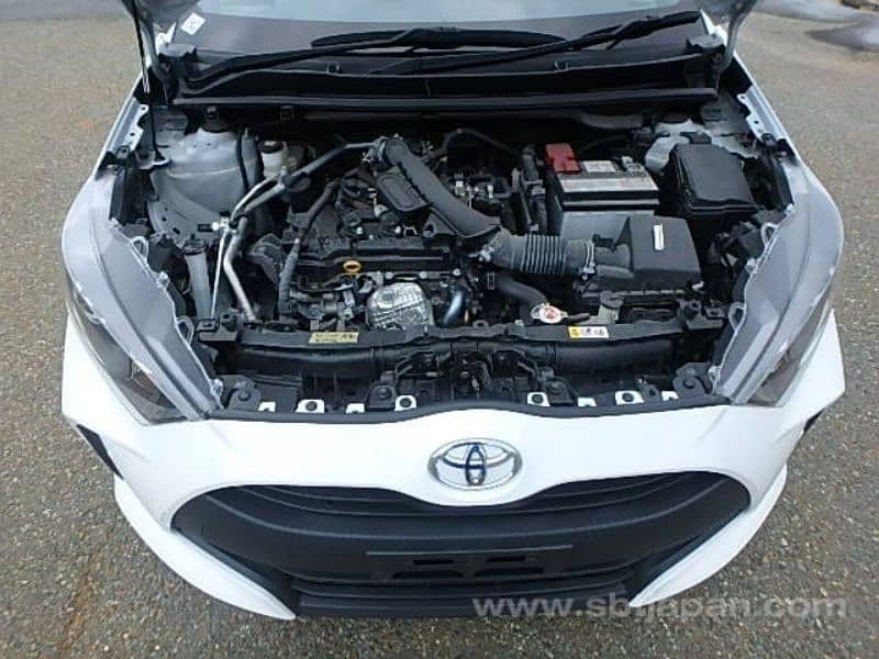 Toyota Yaris 2022 X Package 16