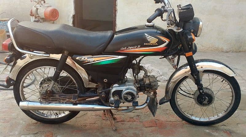 Honda CD 70 Model 2016 5