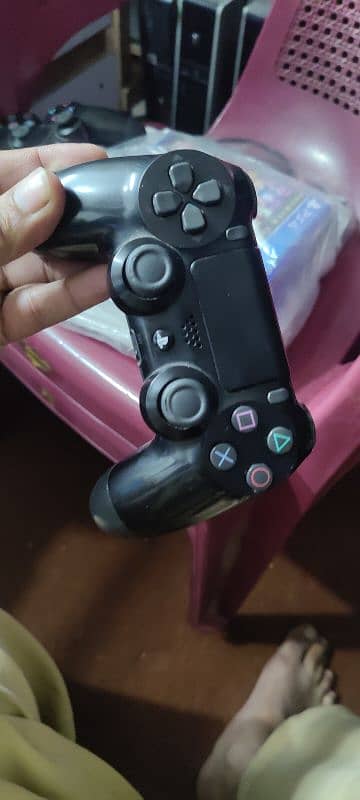 ps4 500gb with 3 controller and 4 games 13